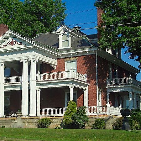 South Broadway Manor B&B - Near Fallingwater, Ohiopyle State Park, Hiking & Biking Trails Gap Scottdale ภายนอก รูปภาพ