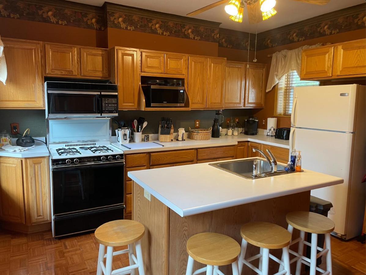 South Broadway Manor B&B - Near Fallingwater, Ohiopyle State Park, Hiking & Biking Trails Gap Scottdale ภายนอก รูปภาพ