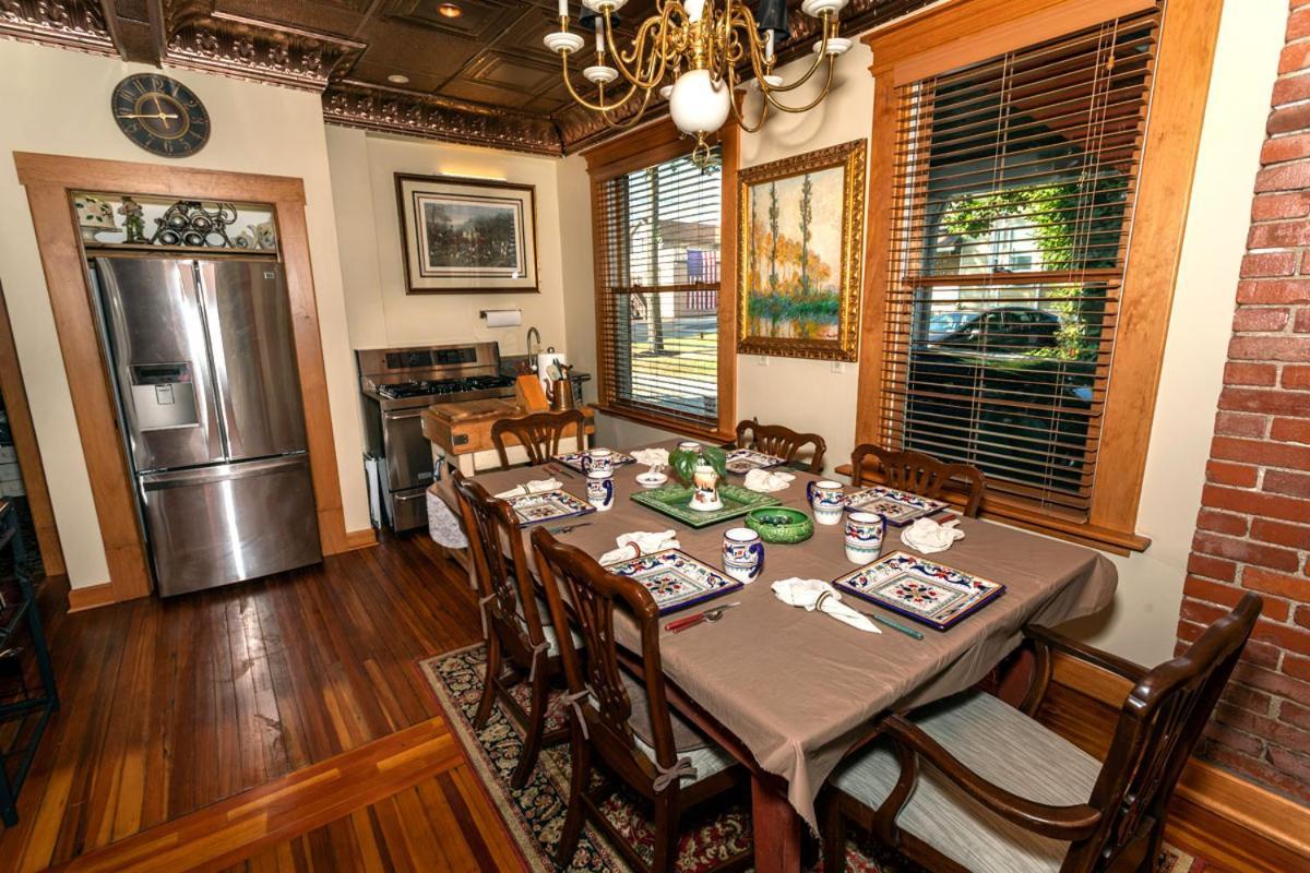 South Broadway Manor B&B - Near Fallingwater, Ohiopyle State Park, Hiking & Biking Trails Gap Scottdale ภายนอก รูปภาพ