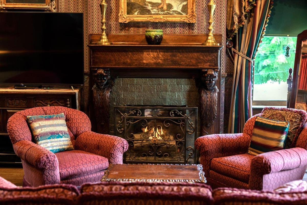 South Broadway Manor B&B - Near Fallingwater, Ohiopyle State Park, Hiking & Biking Trails Gap Scottdale ภายนอก รูปภาพ