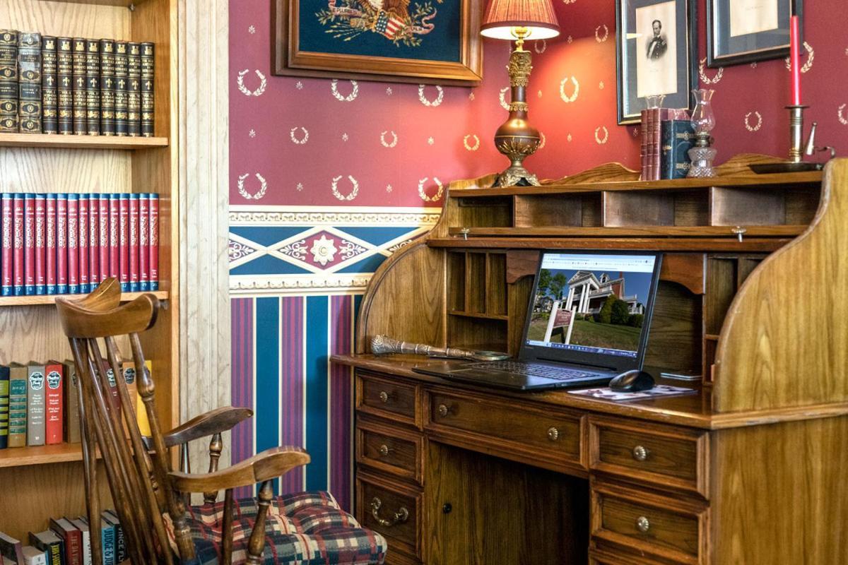 South Broadway Manor B&B - Near Fallingwater, Ohiopyle State Park, Hiking & Biking Trails Gap Scottdale ภายนอก รูปภาพ