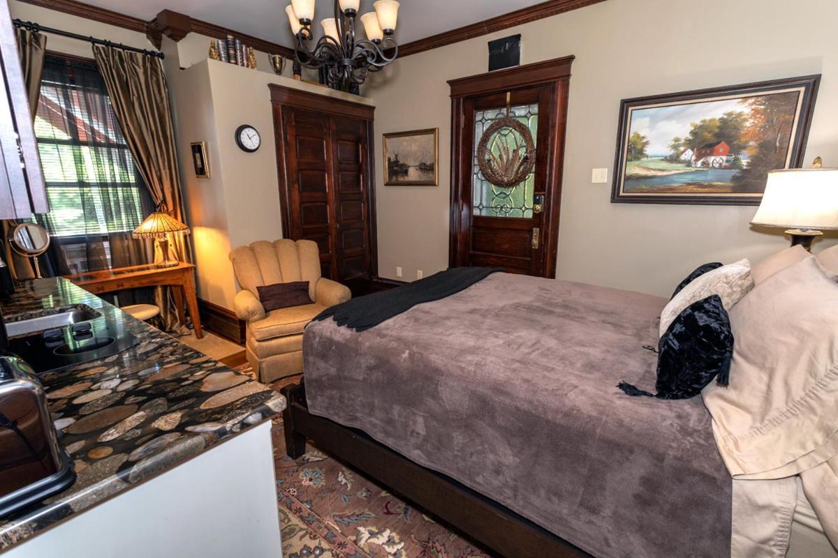 South Broadway Manor B&B - Near Fallingwater, Ohiopyle State Park, Hiking & Biking Trails Gap Scottdale ภายนอก รูปภาพ