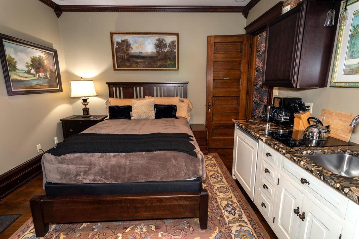South Broadway Manor B&B - Near Fallingwater, Ohiopyle State Park, Hiking & Biking Trails Gap Scottdale ภายนอก รูปภาพ