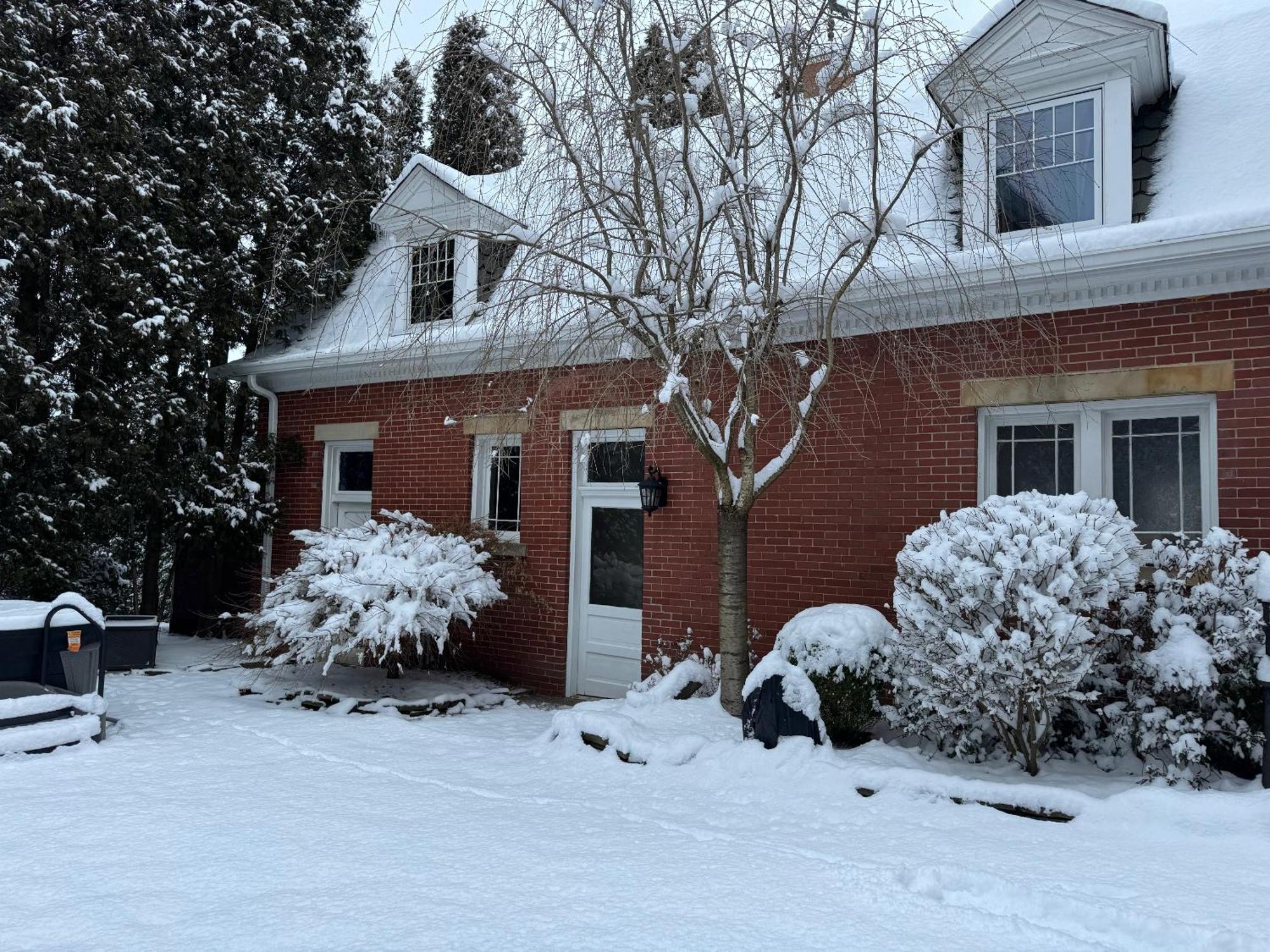 South Broadway Manor B&B - Near Fallingwater, Ohiopyle State Park, Hiking & Biking Trails Gap Scottdale ภายนอก รูปภาพ